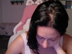 Amateur Free Porn Cam of HotMommyMia