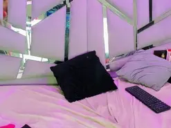 Amateur Live Porn of AlisoMoon72