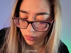 Amateur Live Sex Cam of carol_blonde