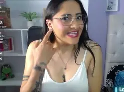 Amateur Live Porn of chantal_adams0