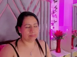 Amateur Nude Webcam of adri_rivera