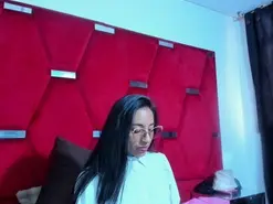 Amateur Live Sex Cam of MiaDivineHYH