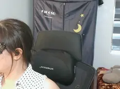 Amateur Live Sex Cam of Sluttygirl30