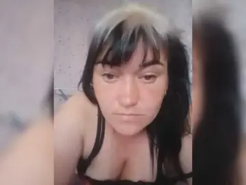 Bongacams Free Live Porn of HollyLaBerry