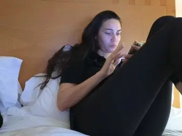 Bongacams Adult Webcam of Mr-and-Mrs-Smith-XXL