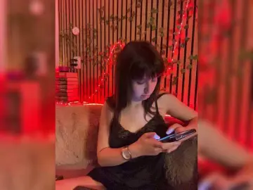 Bongacams Nude Webcam of MiaLiaHot