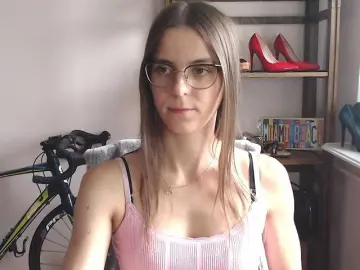 Bongacams Watch Live Sex Cams of MegiKiss