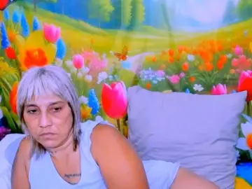 Bongacams Best live sex cam show of indianroxy