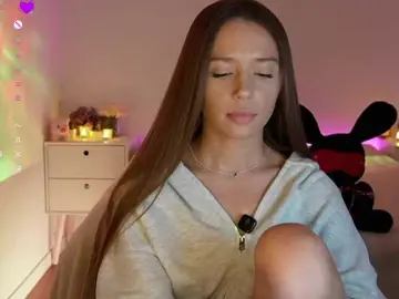 Bongacams Nude Webcam of MaybeBabeTV