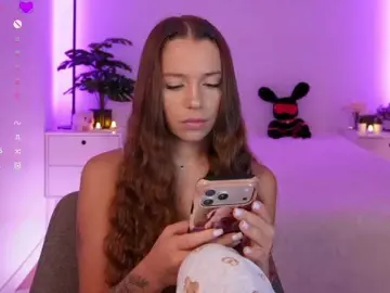 Bongacams Best live sex cam show of MaybeBabeTV