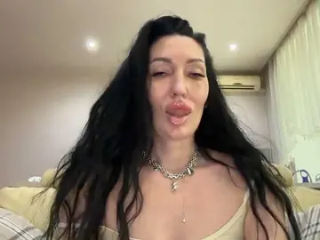 Bongacams Nude Webcam of KorolevaQween000