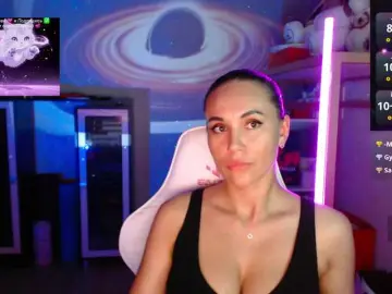 Bongacams Free Live Porn of QWEENII