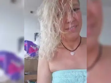 Bongacams Best Webcam of MoonKitten