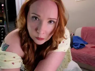 Bongacams Free Porn Cam of ScarletCarnally