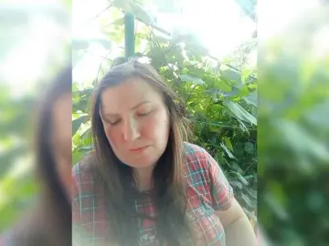 Bongacams Watch Live Sex Cams of Ogonek37