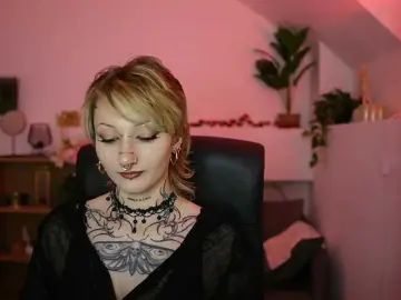 Bongacams Free Porn Cam of tattooedblondee18