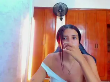Bongacams Free Live Porn of LucySkinny