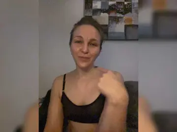 Bongacams Nude Webcam of Alisasqrl