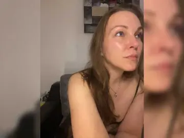 Bongacams Watch Live Sex Cams of Alisasqrl