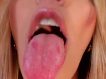 Bongacams Best live sex cam show of MelissaMoore