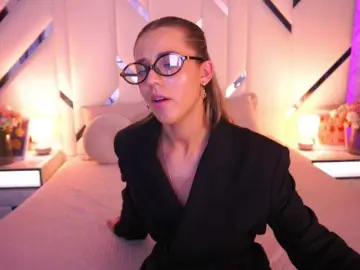 Bongacams Adult Webcam of LoveeDove