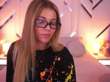 Bongacams Free Live Porn of LoveeDove