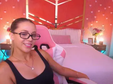 Bongacams Watch Live Sex Cams of LoveeDove