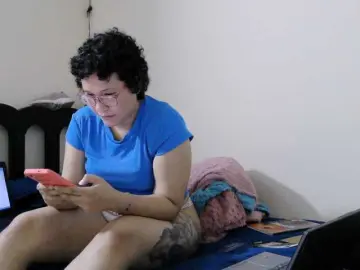 Bongacams Free Porn Cam of onlyLuxas23