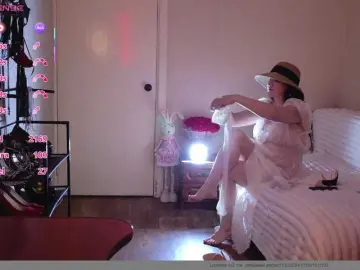 Bongacams Live Sex Cam of Flirt-Red