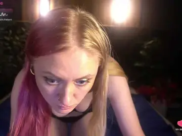 Bongacams Watch Live Sex Cams of DramaQuenns
