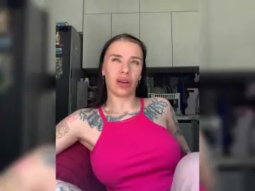 Bongacams Best live sex cam show of MaidenCrystal