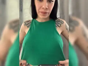 Bongacams Free Live Porn of MaidenCrystal
