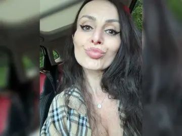 Bongacams Watch Live Sex Cams of -AnnaMaria-