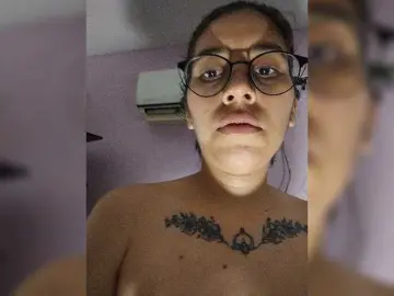 Bongacams Watch Live Sex Cams of skinny333