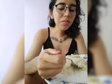 Bongacams Private Sex Chat of skinny333