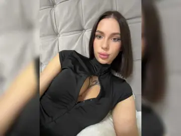 Bongacams Nude Webcam of BabyDarii