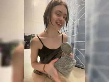 Bongacams Sex Chat of 18YoungPussy18