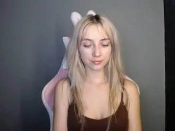 Bongacams Watch Live Sex Cams of LuciaGlow