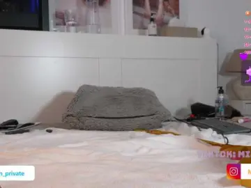 Bongacams Watch Live Sex Cams of Emmababe