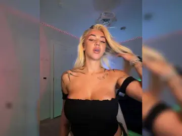 Bongacams Private Sex Chat of -AmazingBlonde-
