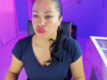 Bongacams Nude Webcam of SkaterGal