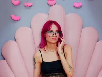 Bongacams Nude Webcam of LUCYMILLER