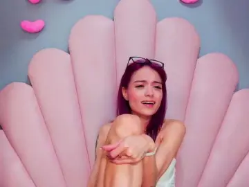Bongacams Sex Cam of LUCYMILLER
