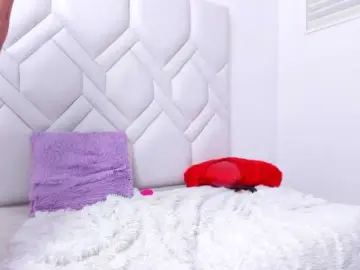 Bongacams Watch Live Sex Cams of mylittlewhore18