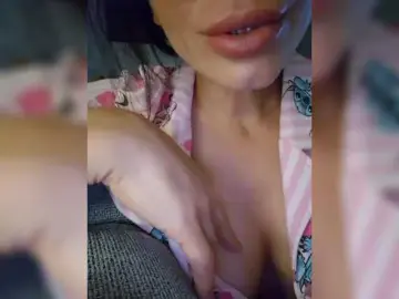 Bongacams Nude Webcam of SophieMary
