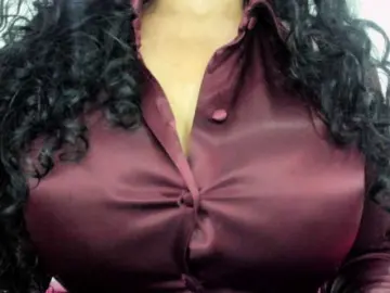 Bongacams Free Porn Cam of latinvalery