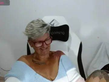 Bongacams Best live sex cam show of bety-cum3