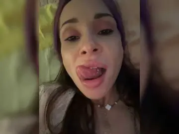 Bongacams Free Porn Cam of VIP17CoupleDream
