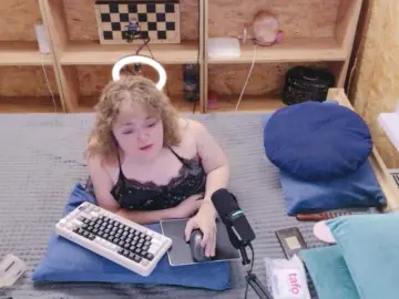 Bongacams Watch Live Sex Cams of Julia-79