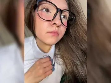 Bongacams Adult Webcam of Cute-Lolly